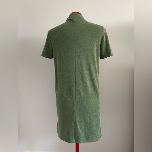 Green comfy t-shirt dress - Picture 2 of 5
